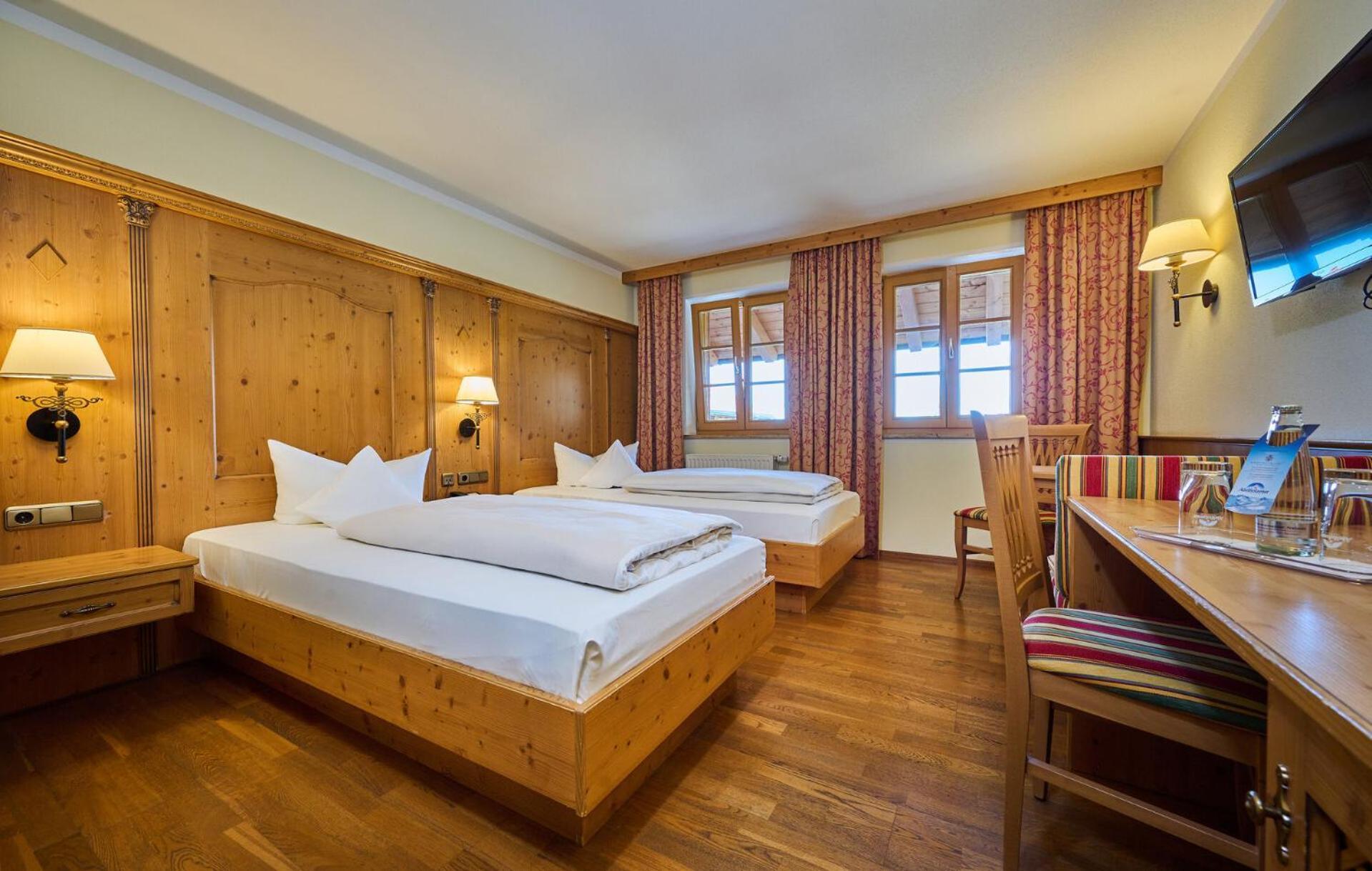 Hotel Happinger Hof Розенхайм Екстериор снимка