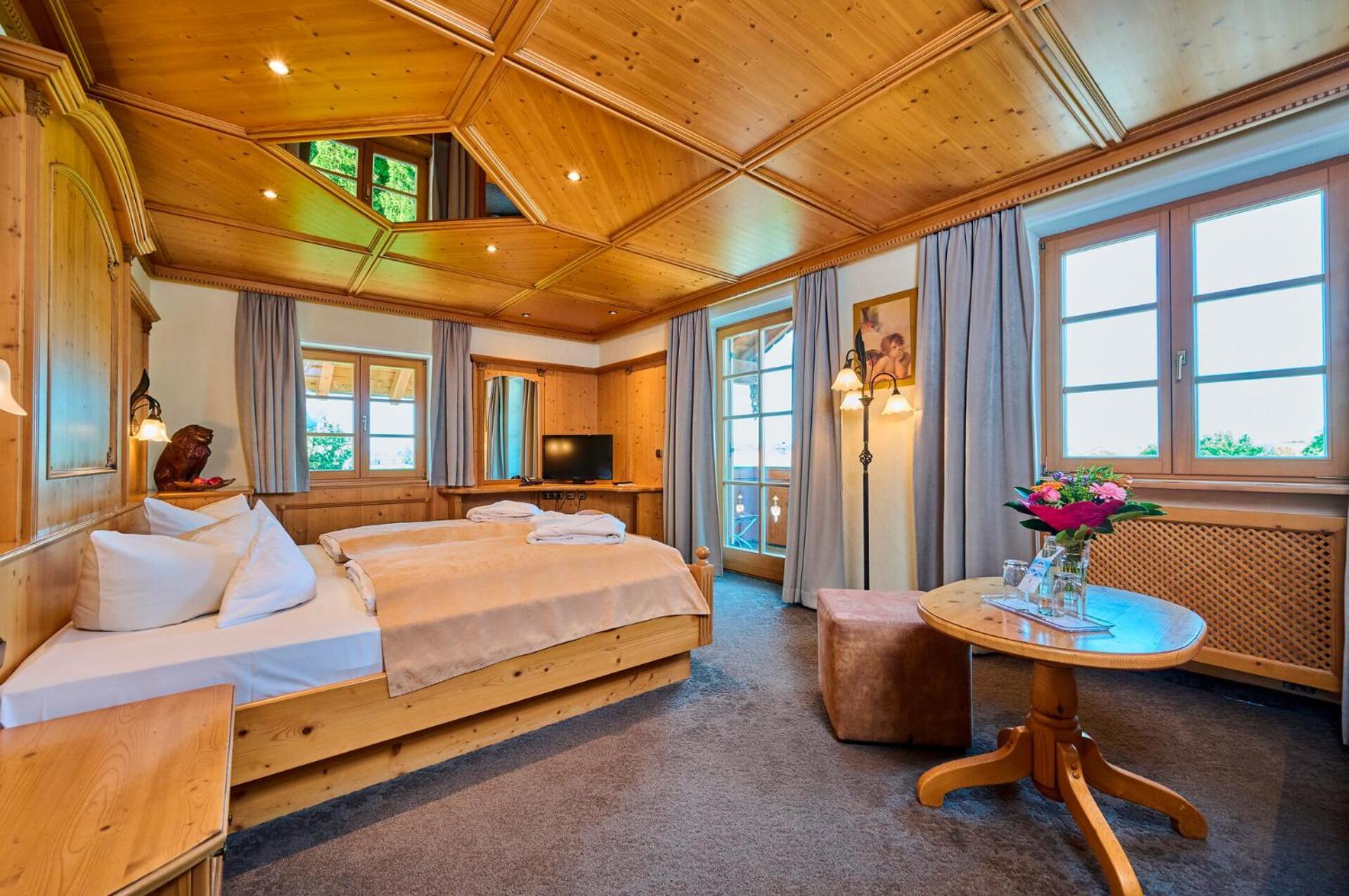 Hotel Happinger Hof Розенхайм Екстериор снимка